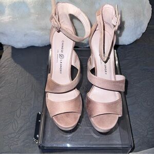Chinese Laundry Women's Blush Heels size 9.5 strap closure, slip resist soles